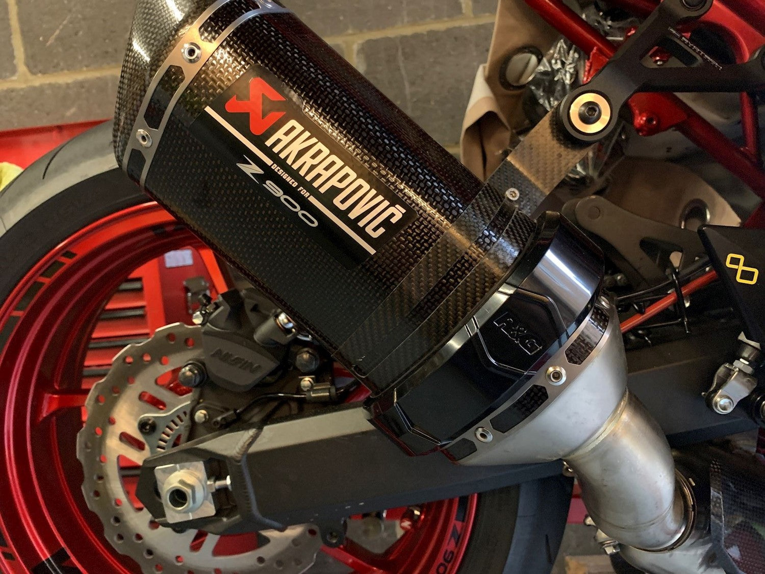 R&G Racing, EP0005 - R&G RACING Oval Exhaust Protector (can cover)